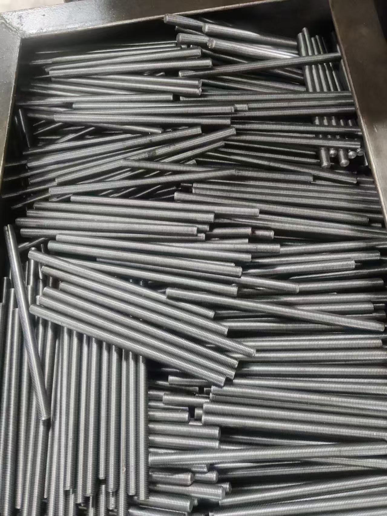 galvanized threaded rods and stud bolts for construction anchoring